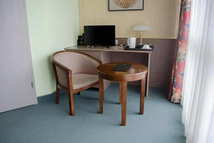 Room 4 of 23