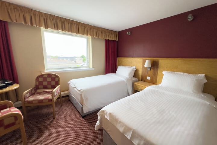 Room 47 of 93
