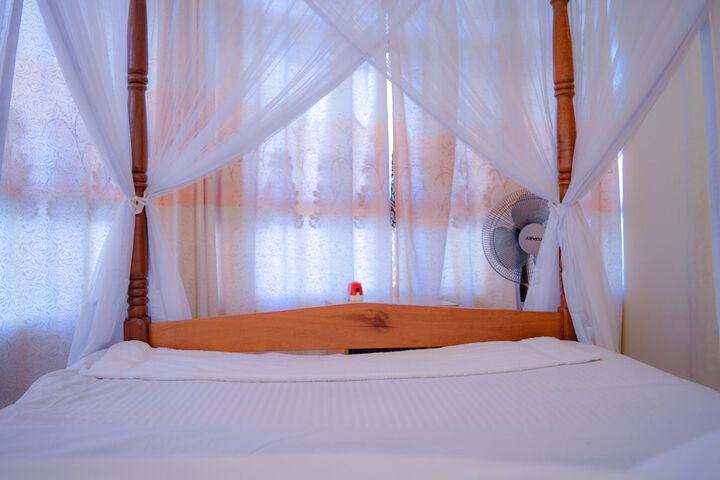 Room 8 of 43