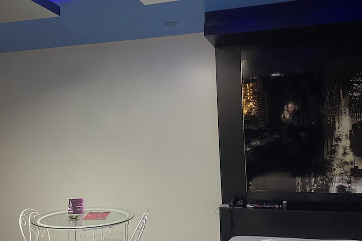 Room 15 of 23