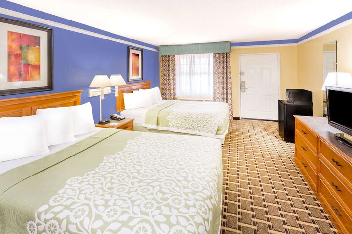 2 Double Beds (6 of 6)