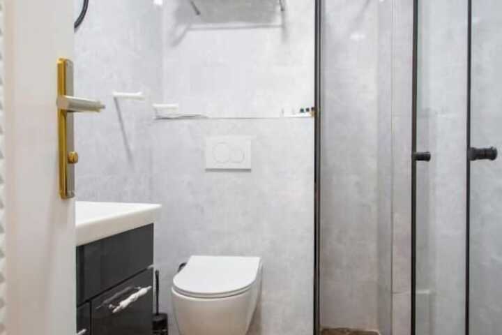 Room 30 of 51
