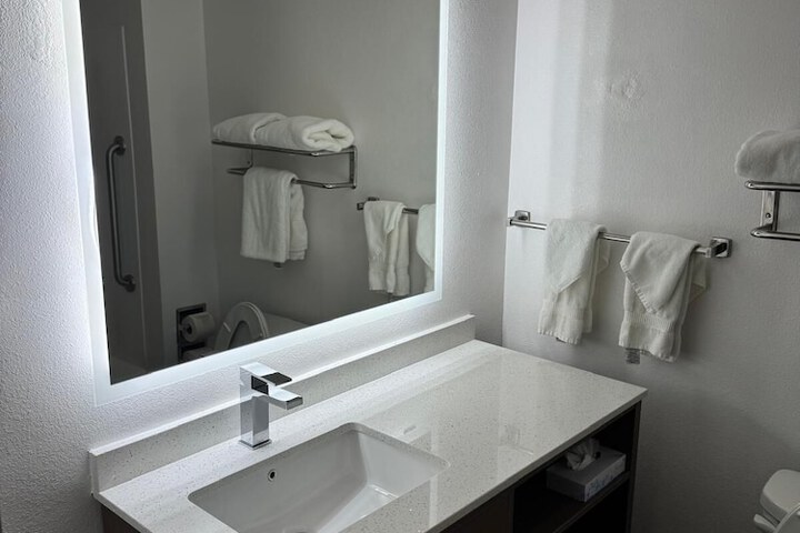 Room 11 of 29