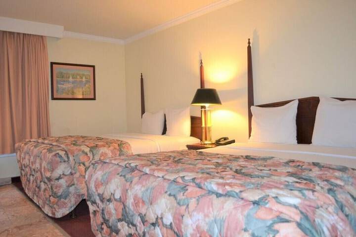 Quadruple Queen Bed (6 of 8)