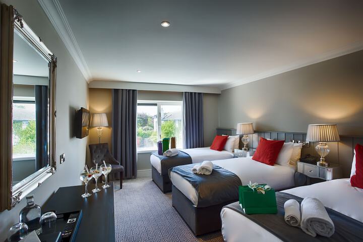 Room 3 of 35