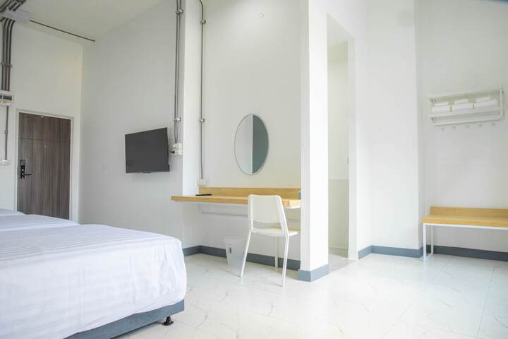 Room 10 of 25
