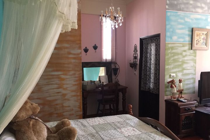 Room 16 of 60