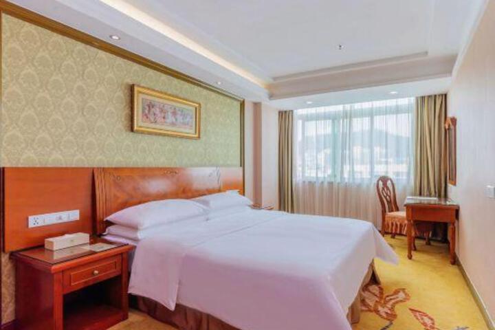 Room 17 of 45