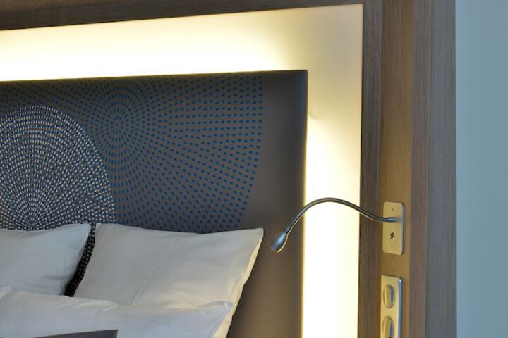 Room 9 of 126