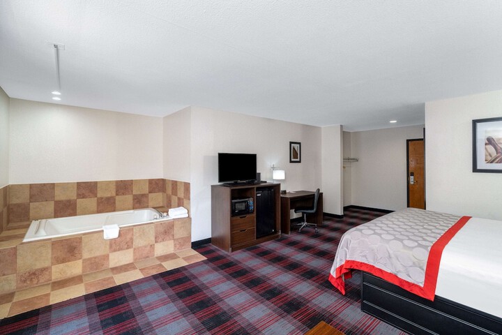 1 King Bed Studio Suite Mountain View (1 of 2)
