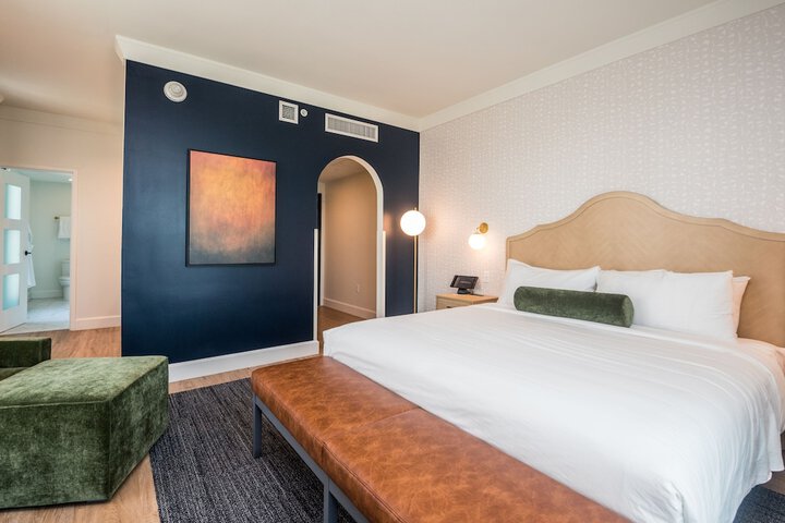 Room 6 of 23