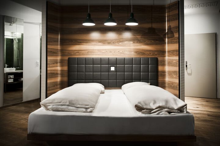 Room 13 of 61