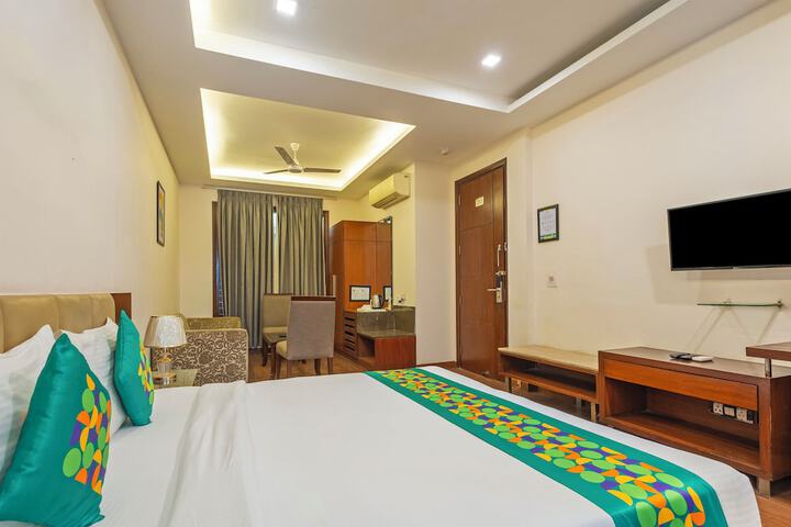 Room 9 of 42