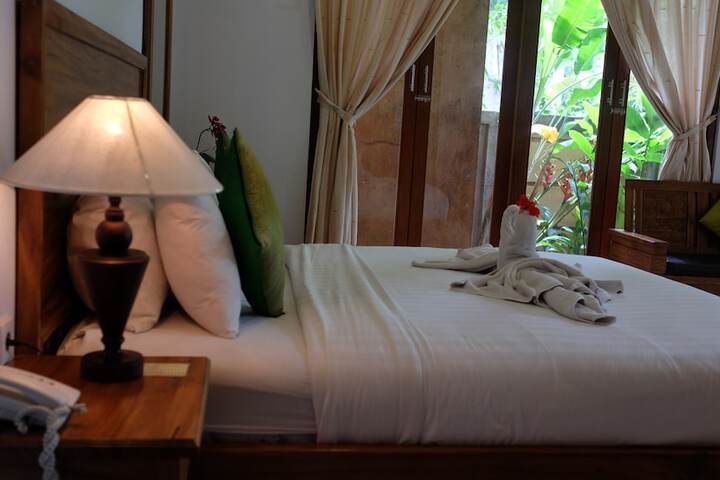 Room 2 of 53
