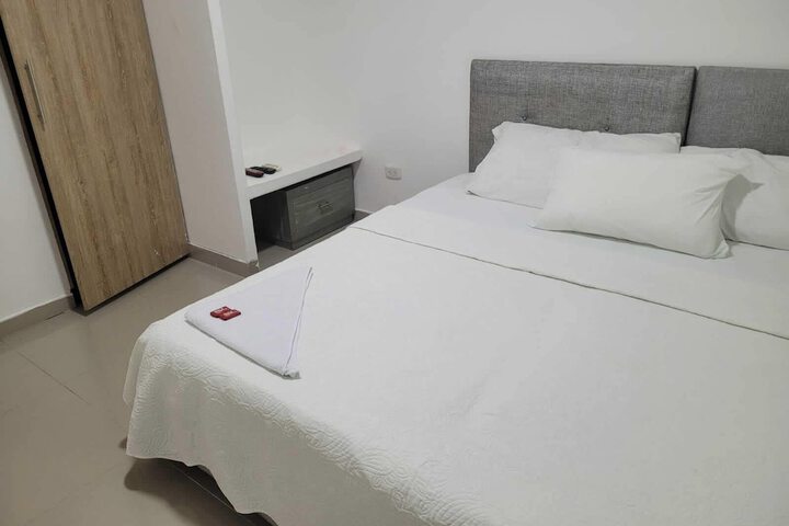 Room 5 of 33
