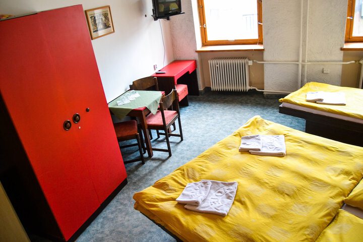 Room 35 of 77