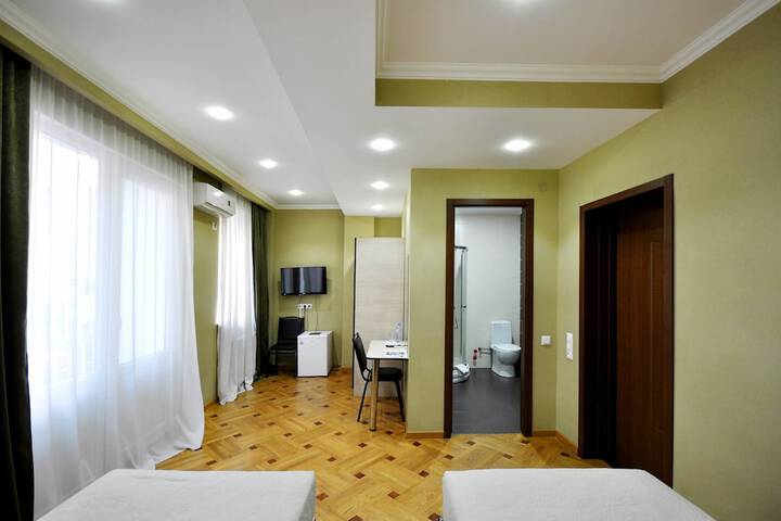 Room 8 of 37