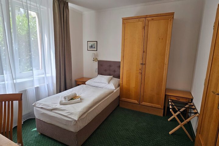 Room 19 of 51