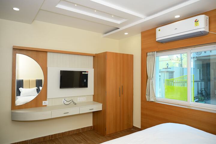 Room 15 of 38