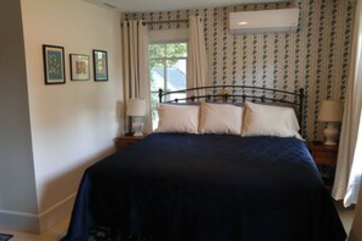 Room 25 of 38