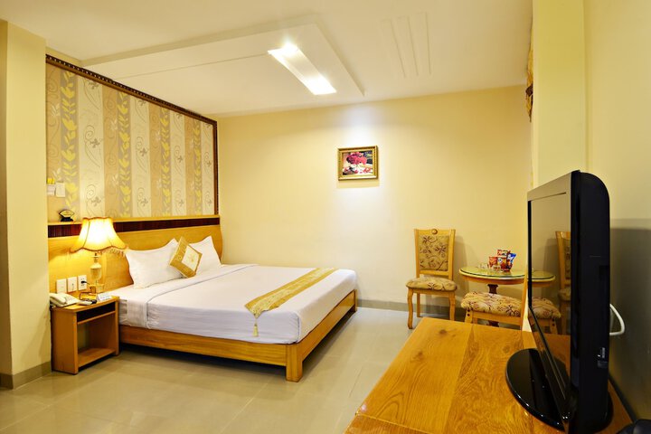 Room 18 of 80