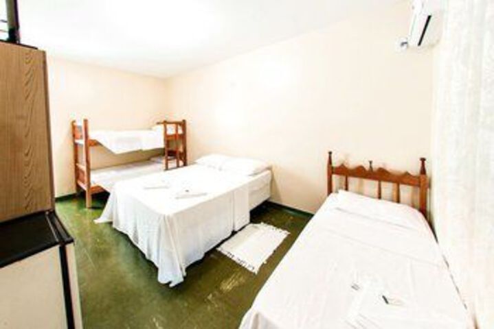 Room 9 of 11