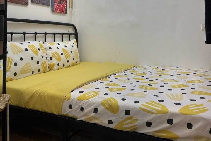 Room 10 of 27