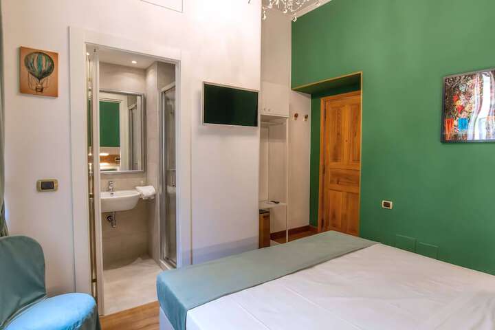 Room 14 of 97