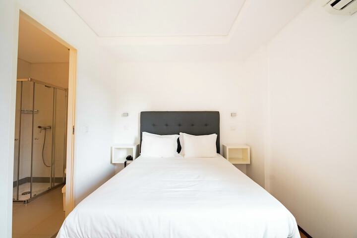 Room 4 of 38