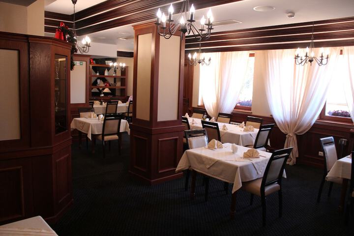 Dining 66 of 85