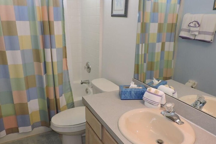 Room 12 of 34