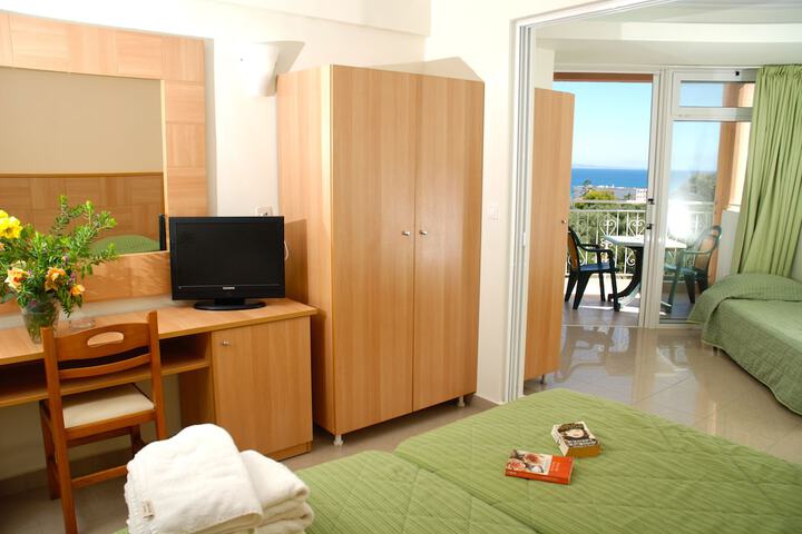 Room 22 of 42