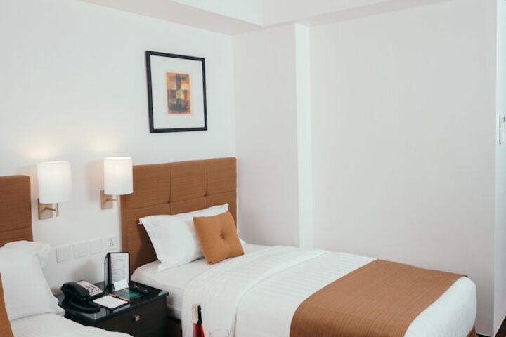 Room 7 of 84