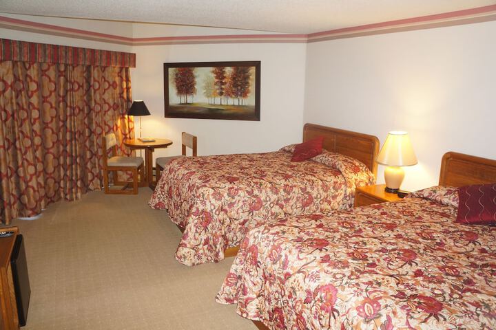 Deluxe 2 Queen Beds (15 of 20)