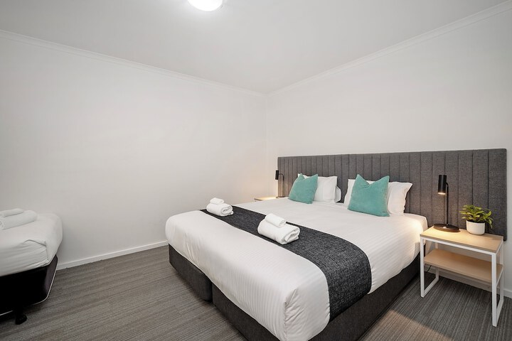 Room 4 of 34