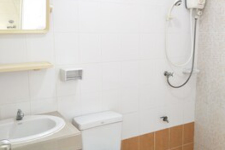 Room 2 of 20