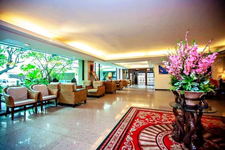 Hotel Lobby