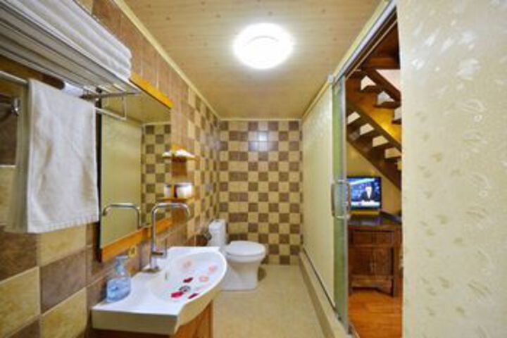 Room 10 of 55