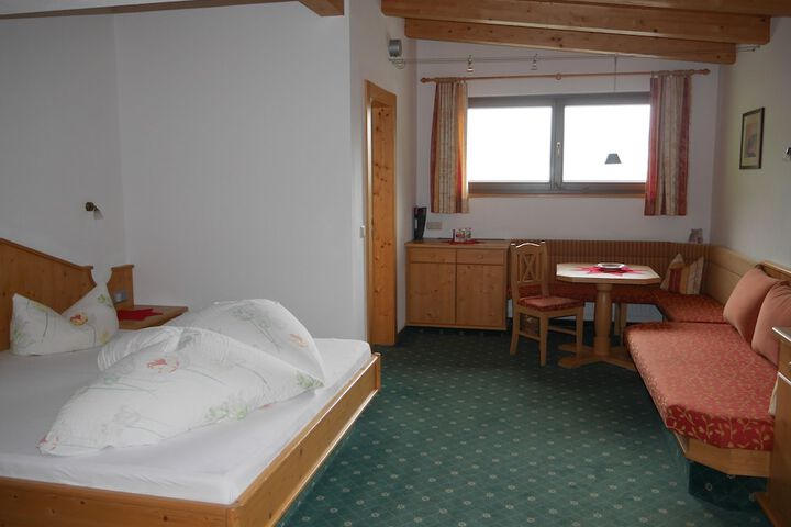 Room 17 of 43
