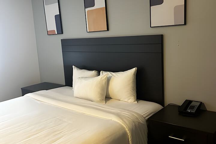 Superior Room 1 Queen Bed Kitchenette (20 of 26)
