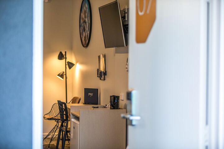 Room 14 of 36