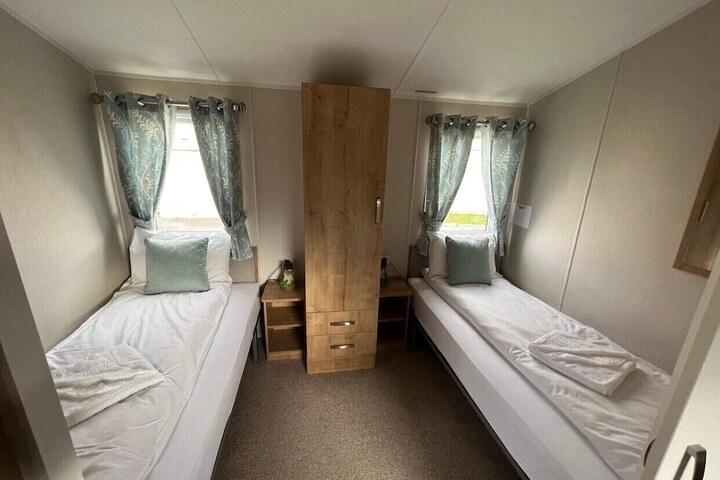 Room 11 of 60
