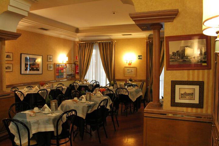 Breakfast area