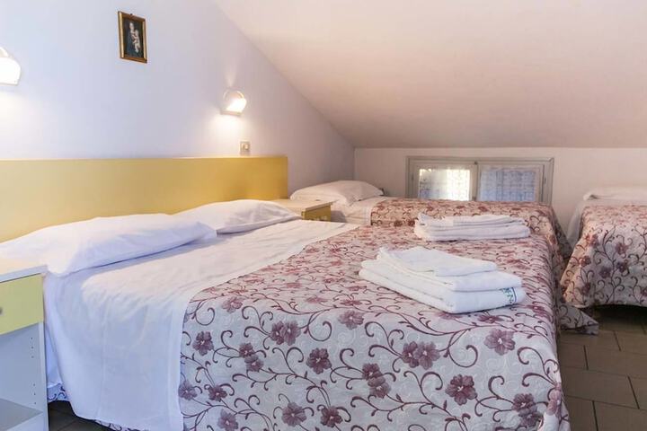 Room 3 of 58