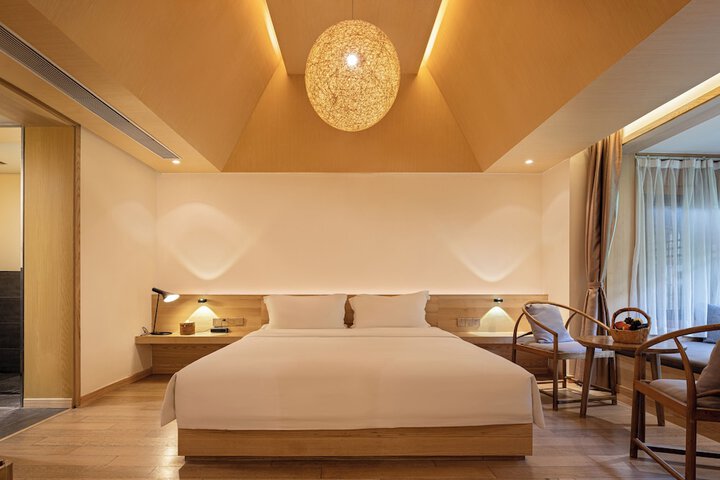 Room 28 of 86