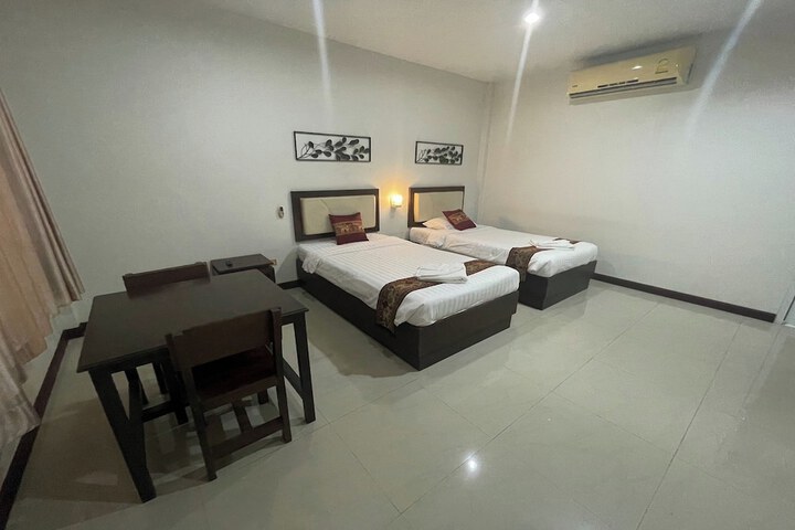 Room 29 of 80