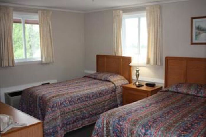 Room 25 of 102
