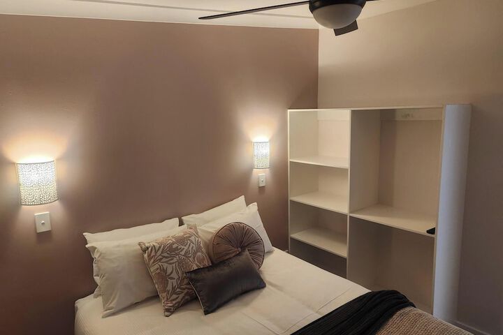 Room 13 of 73