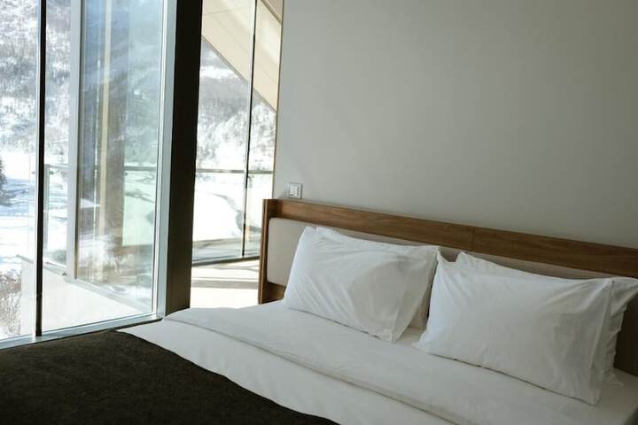 Room 3 of 11