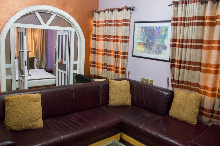 Room 18 of 32